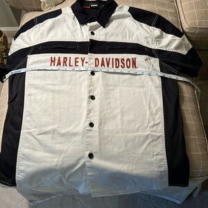NWT (tag=bar code tag on collar tag- see pic #2) XL Harley Davidson shirt